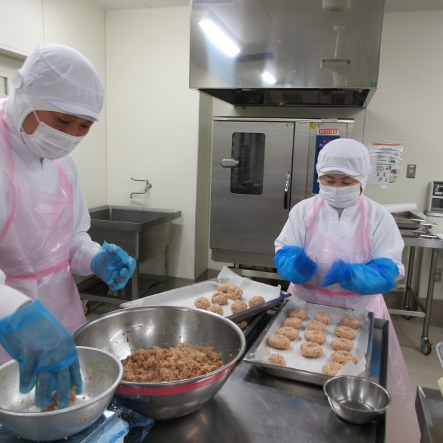 ハンバーグの成形